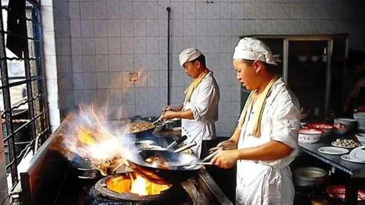 操屁股视频